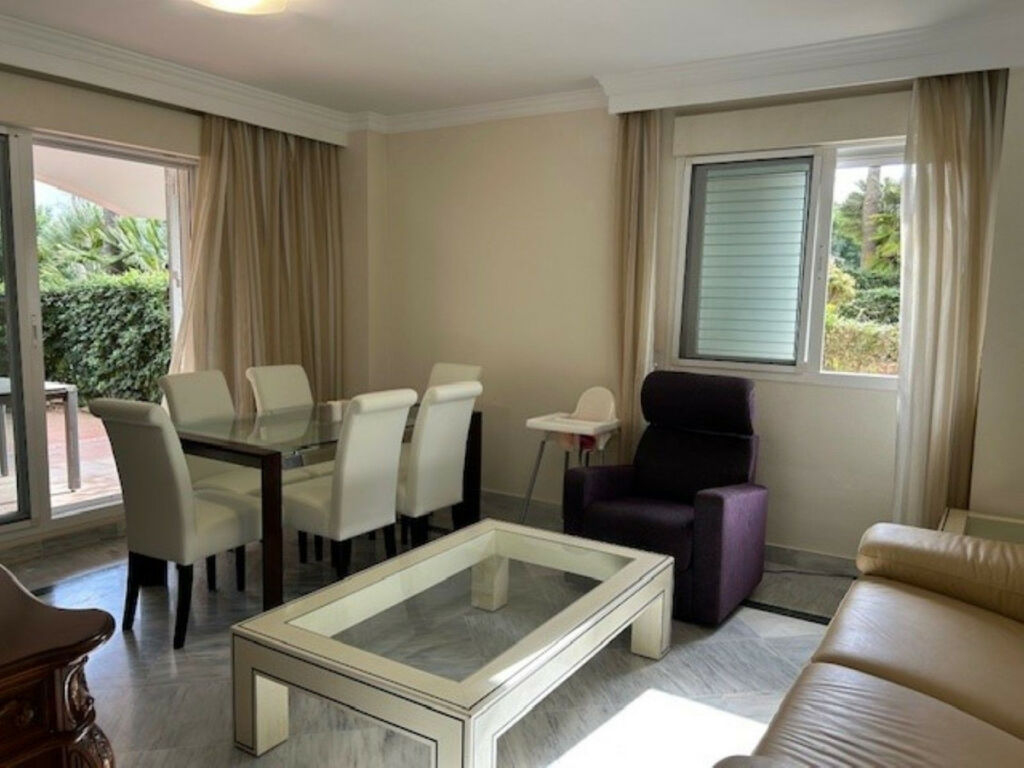 Ground Floor Apartment Nueva Andalucía Málaga - image 3