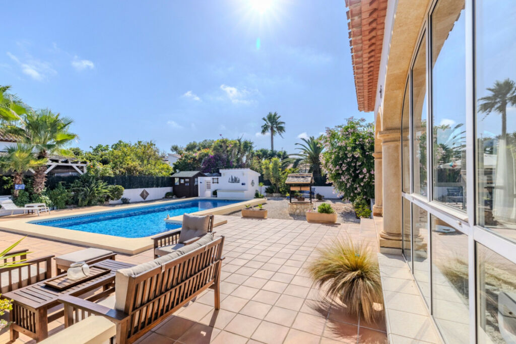 Detached Villa Javea Alicante - image 3