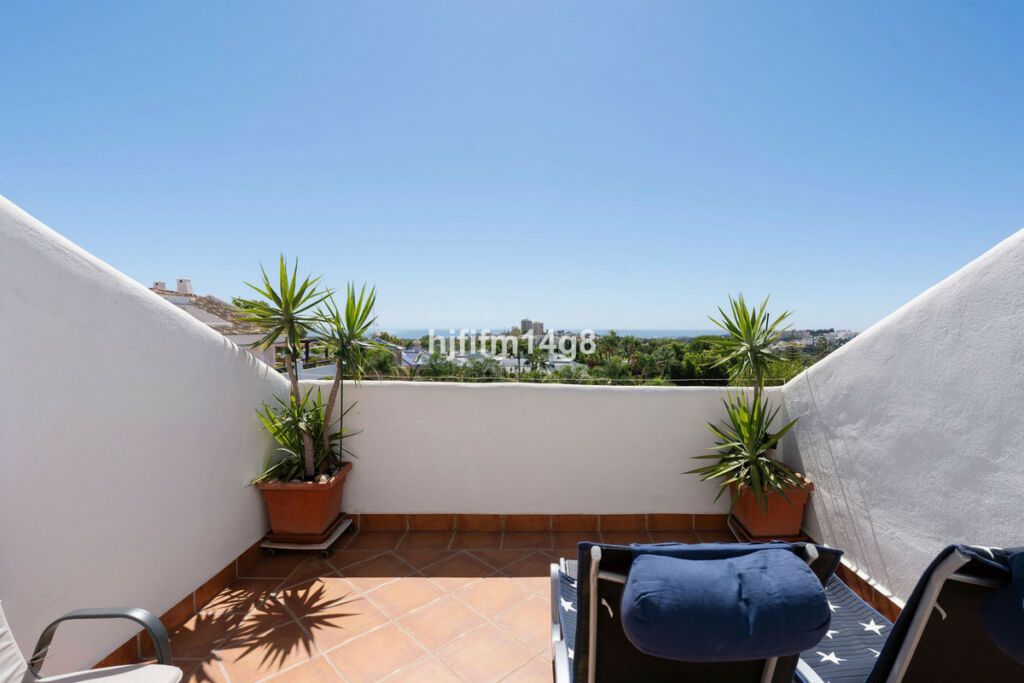 Penthouse Duplex Nueva Andalucía Málaga - image 3