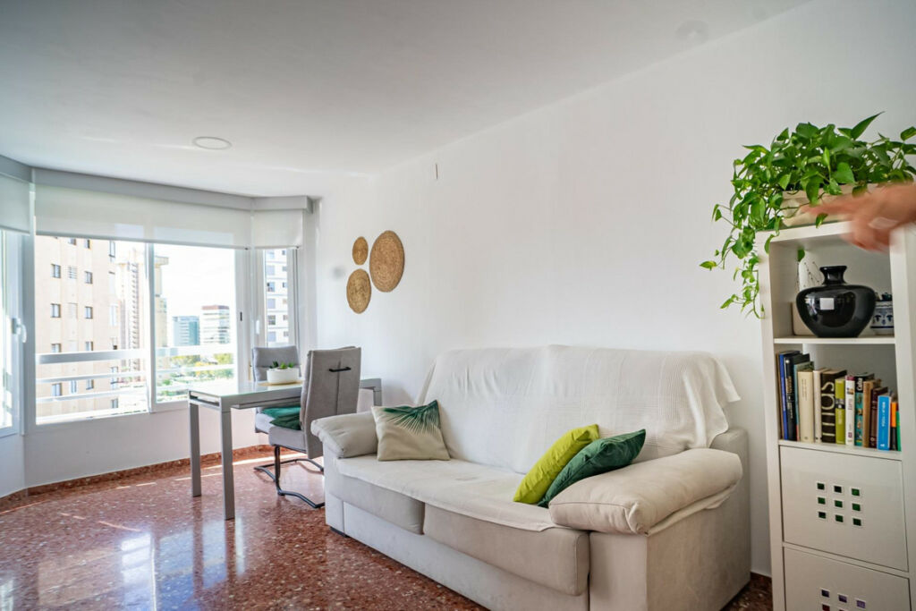 Middle Floor Apartment Benidorm Alicante - image 3