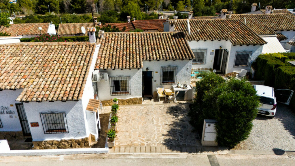 Bungalow Moraira Alicante - image 3
