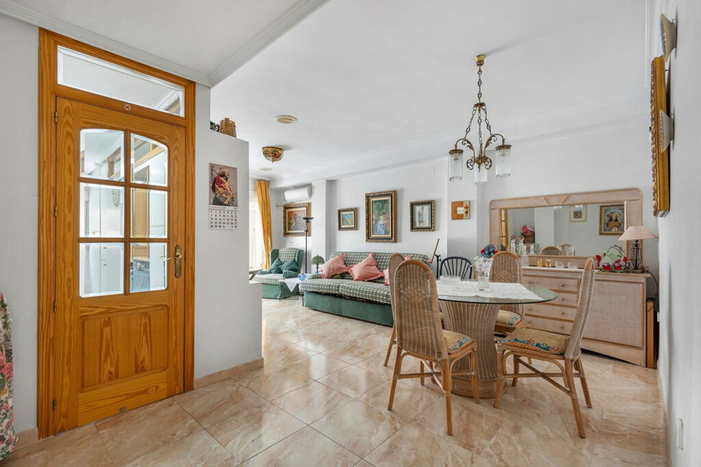 Middle Floor Apartment La Mata Alicante - image 3