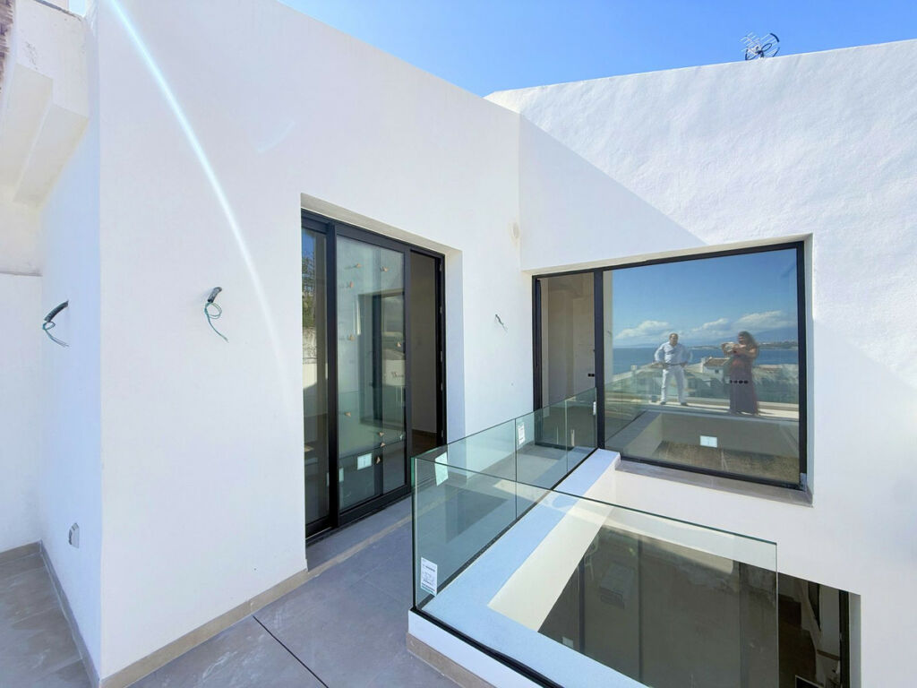 Semi-Detached House Estepona Málaga - image 4
