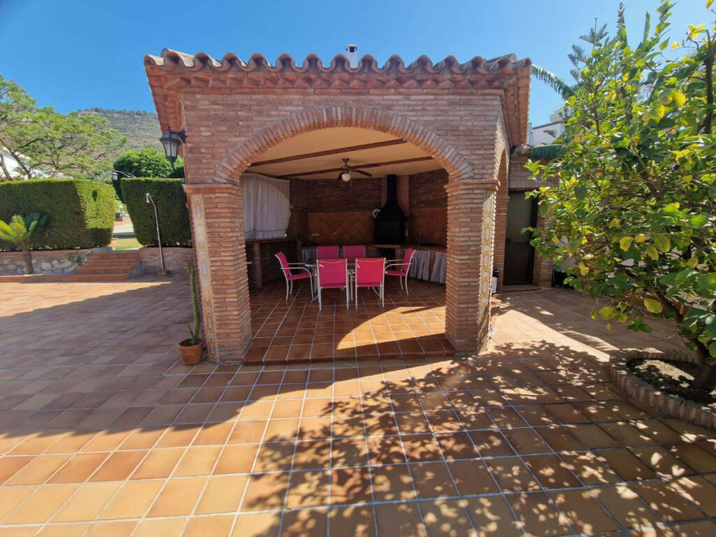 Detached Villa Alhaurín de la Torre Málaga - image 3