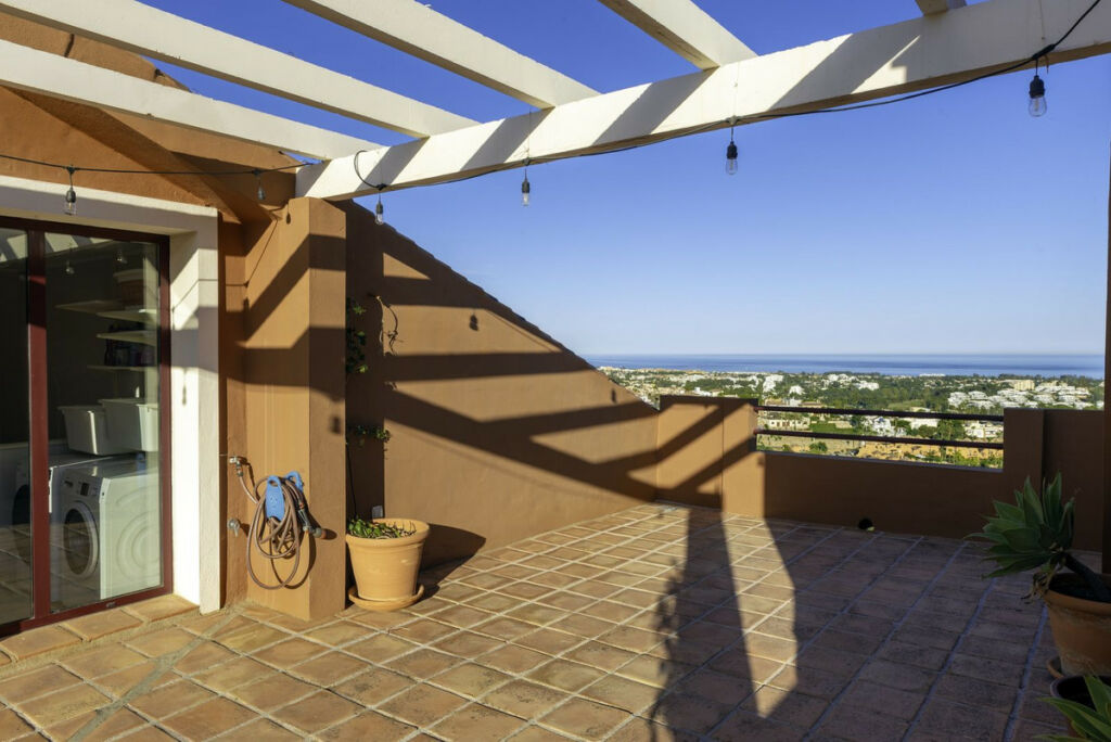 Townhouse Benahavís Málaga - image 4