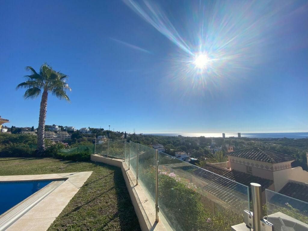 Detached Villa Elviria Málaga - image 3