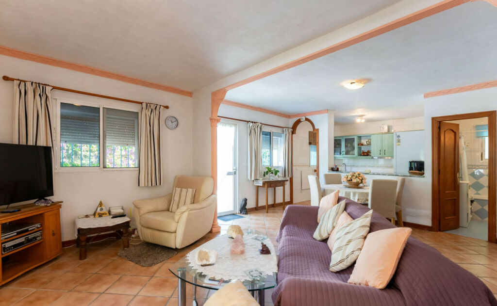 Detached Villa Coín Málaga - image 3
