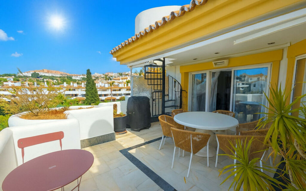 Penthouse Calahonda Málaga - image 2