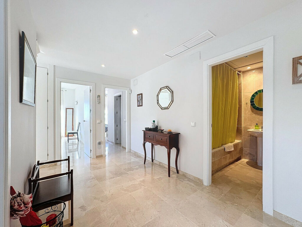 Penthouse Manilva Málaga - image 3