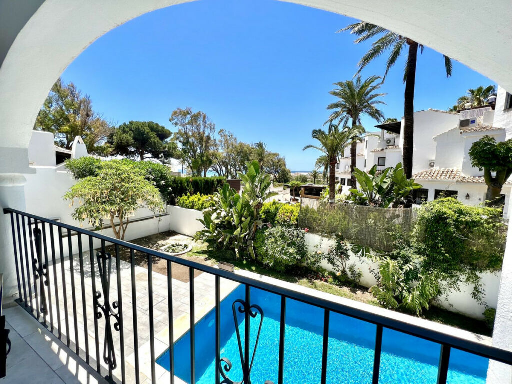 Ground Floor Apartment Elviria Málaga - image 3