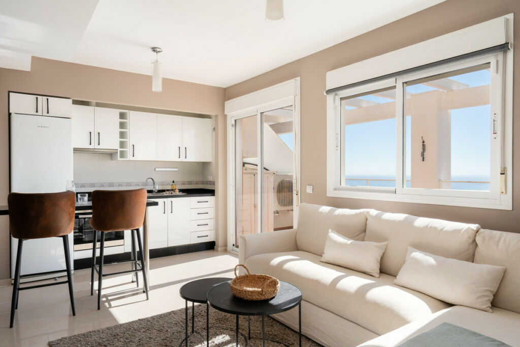 Penthouse Benalmadena Pueblo Málaga - image 3