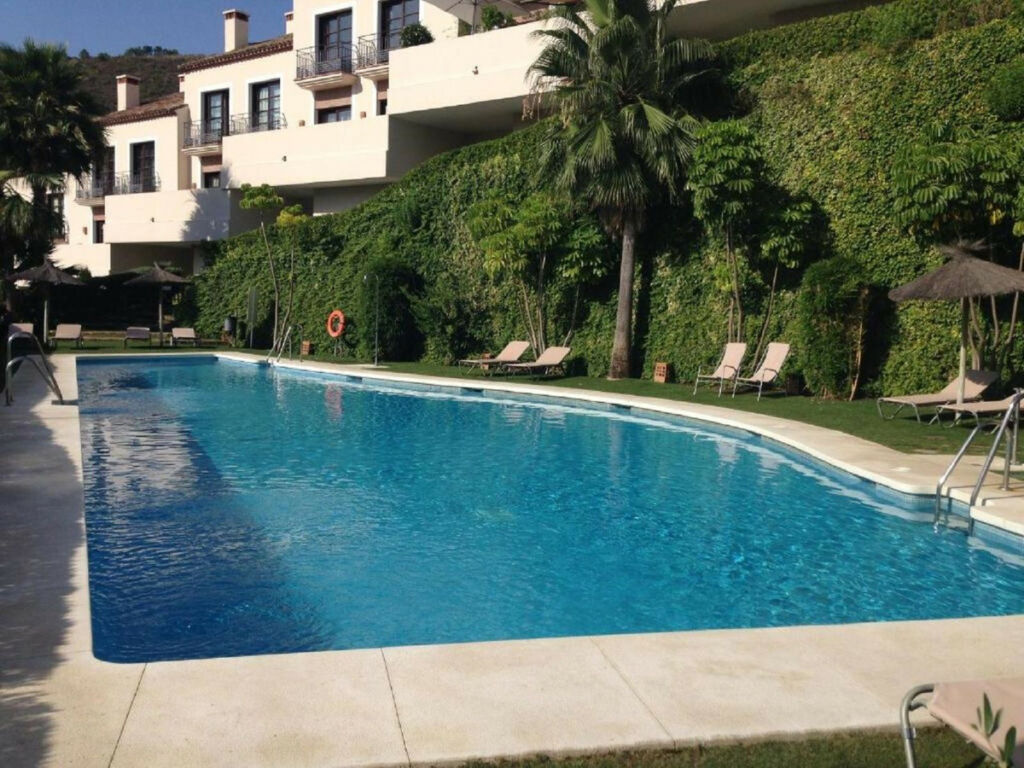 Townhouse Benahavís Málaga - image 3
