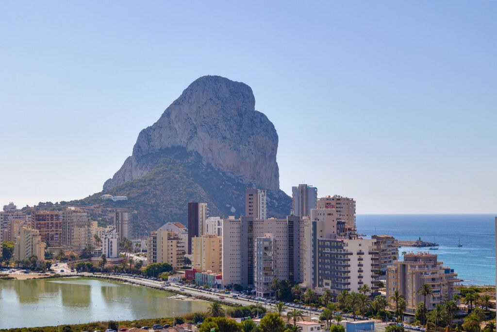 Middle Floor Apartment Calpe Alicante - image 3