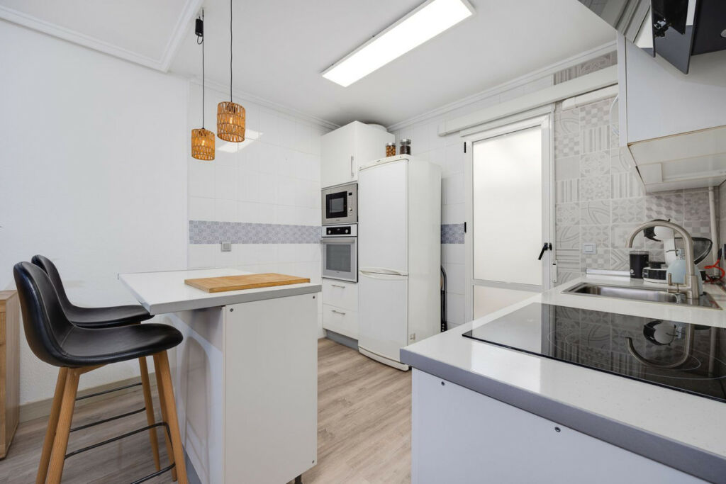 Ground Floor Apartment Torrevieja Alicante - image 3