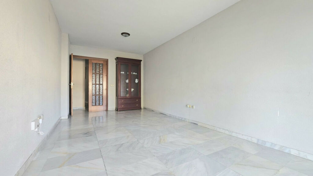 Middle Floor Apartment Fuengirola Málaga - image 3