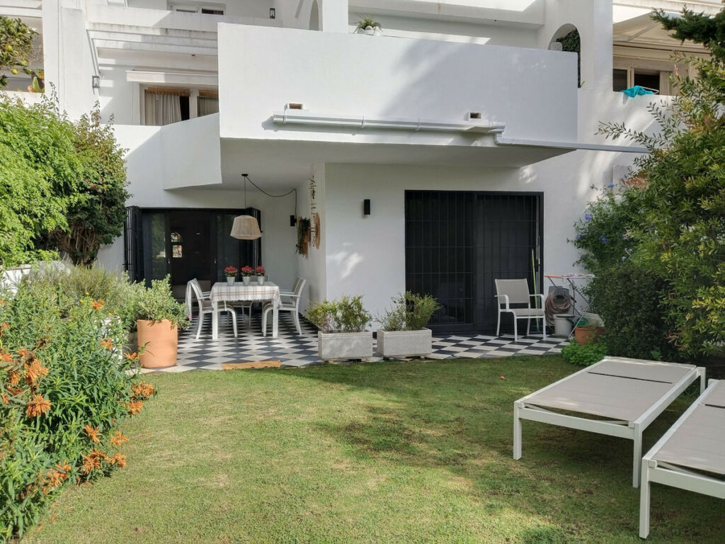 Ground Floor Apartment Sotogrande Cádiz - image 3