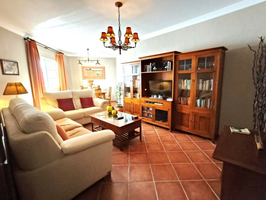 Townhouse Manilva Málaga - image 3