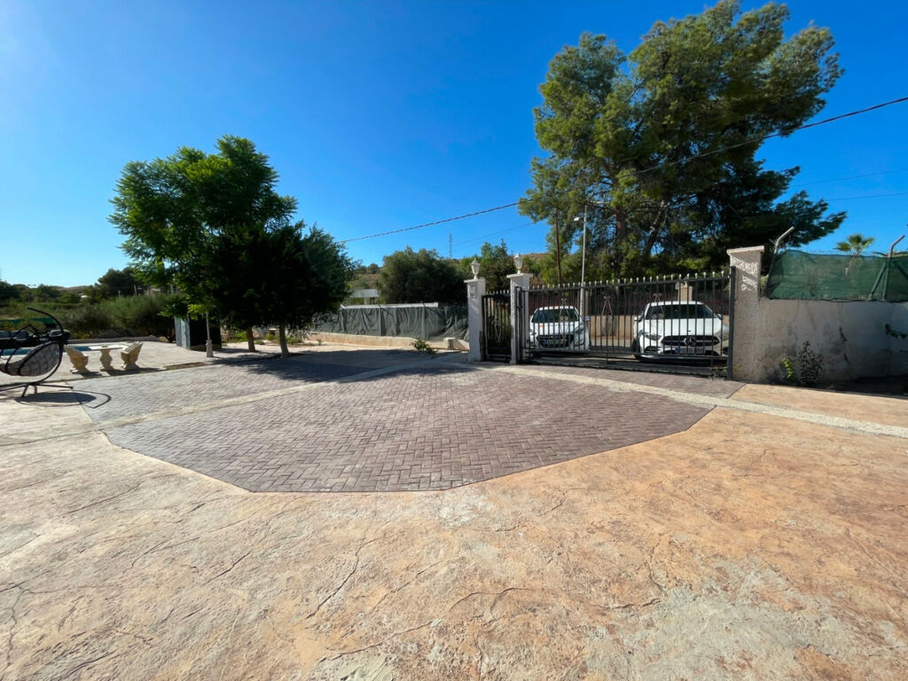 Detached Villa Elche Alicante - image 3