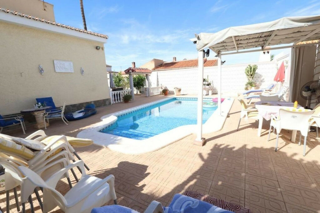Detached Villa Torrevieja Alicante - image 3
