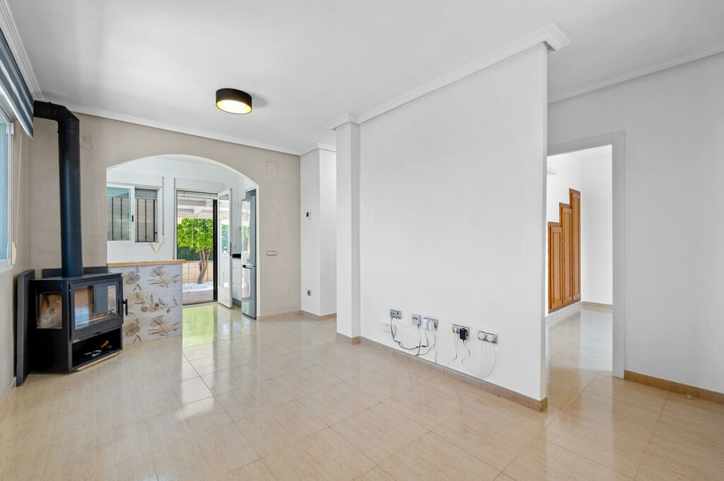 Detached Villa Polop Alicante - image 3