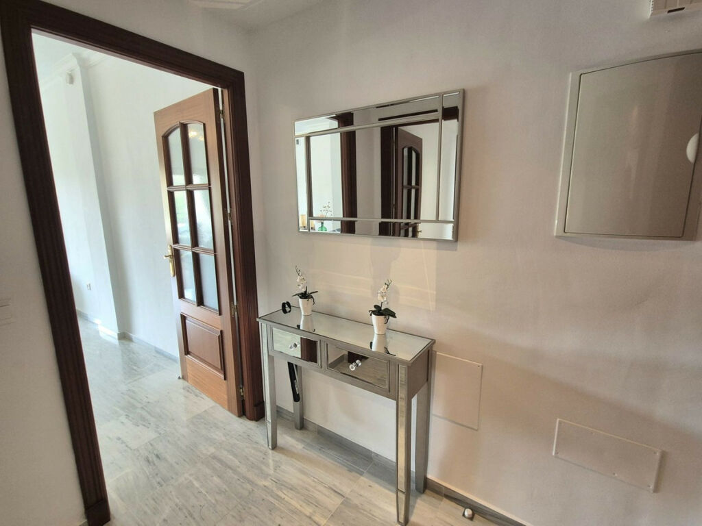 Ground Floor Apartment Alhaurin Golf Málaga - image 3