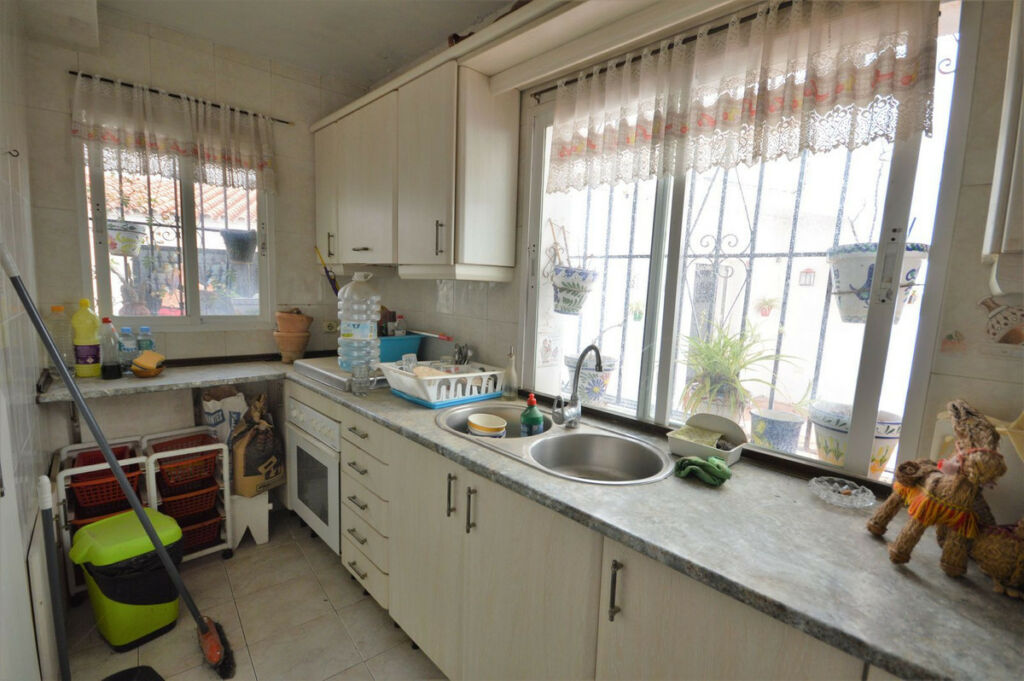 Detached Villa Marbella Málaga - image 3