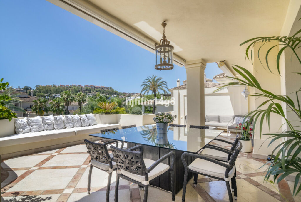 Penthouse Duplex Nueva Andalucía Málaga - image 3