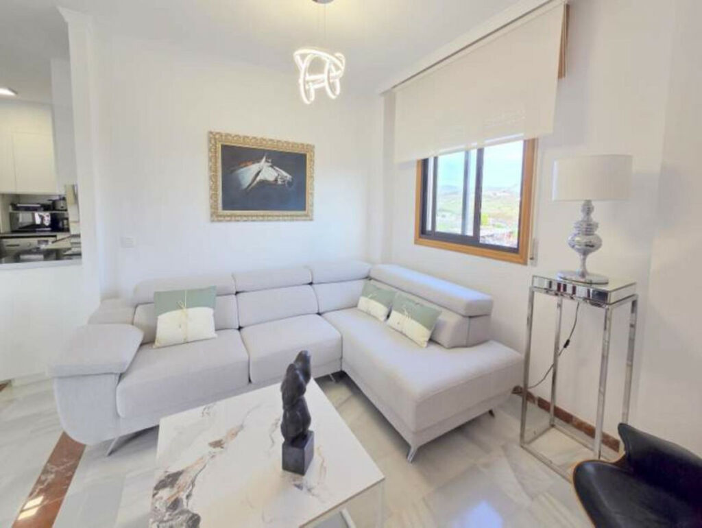 Middle Floor Apartment San Luis de Sabinillas Málaga - image 3
