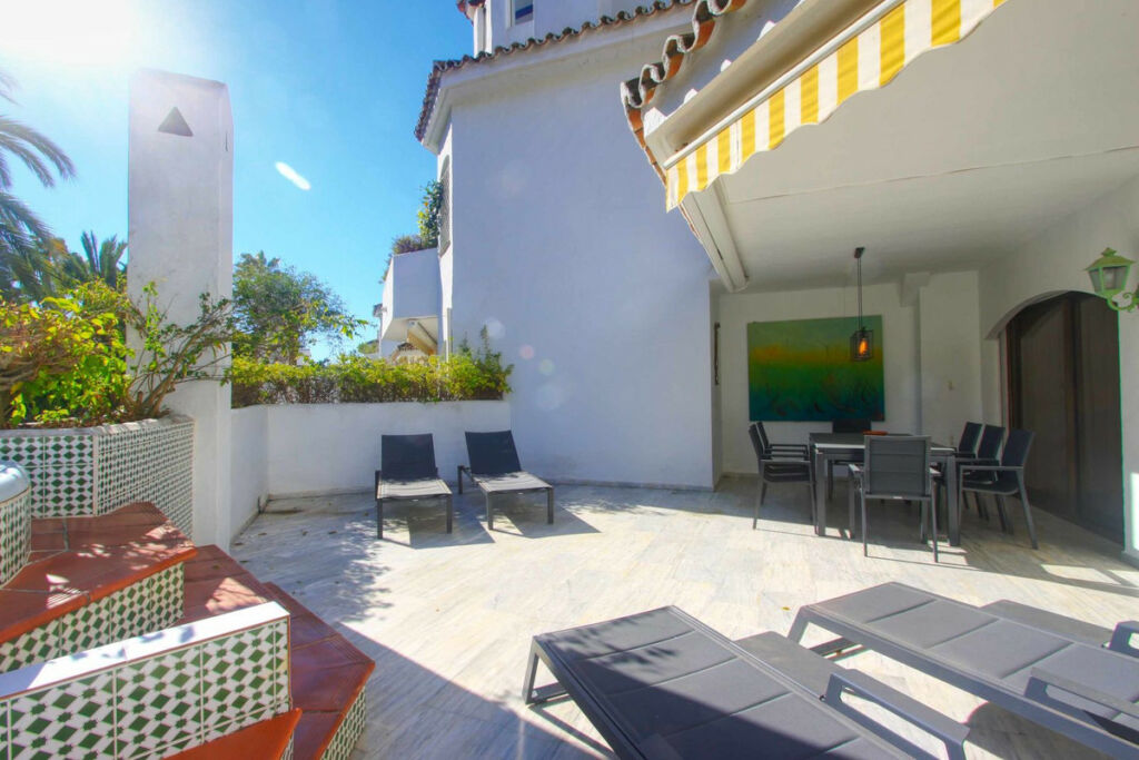 Ground Floor Apartment Elviria Málaga - image 3