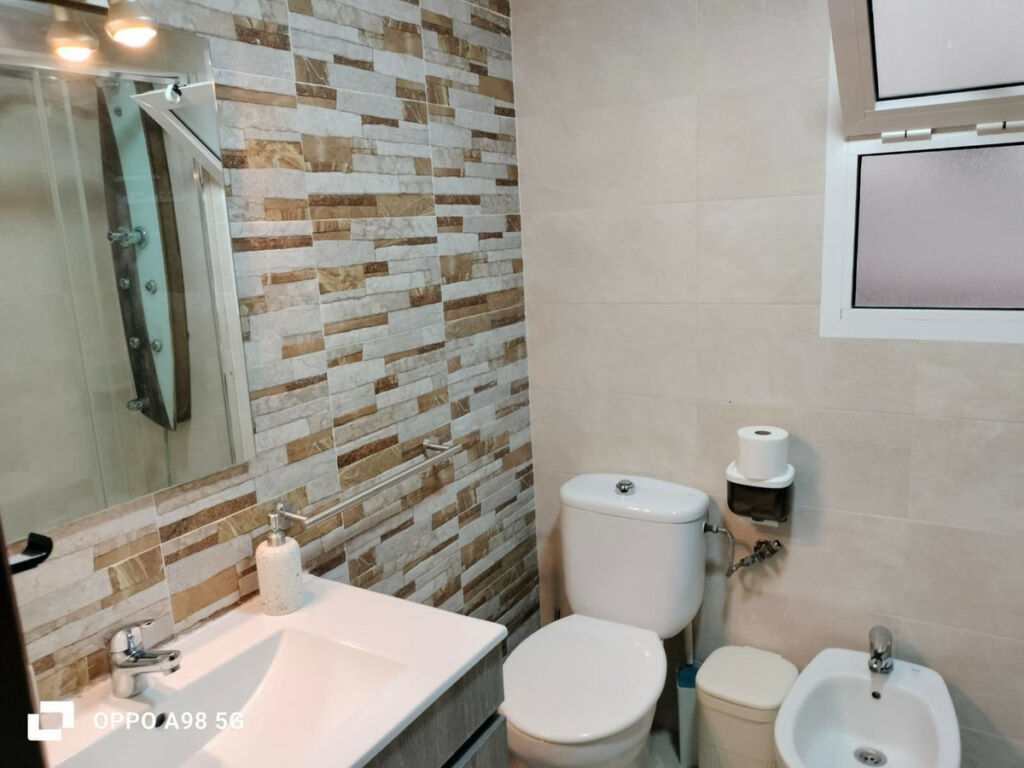 Middle Floor Apartment Fuengirola Málaga - image 3
