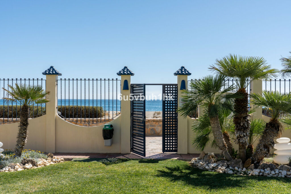 Townhouse Casares Málaga - image 3