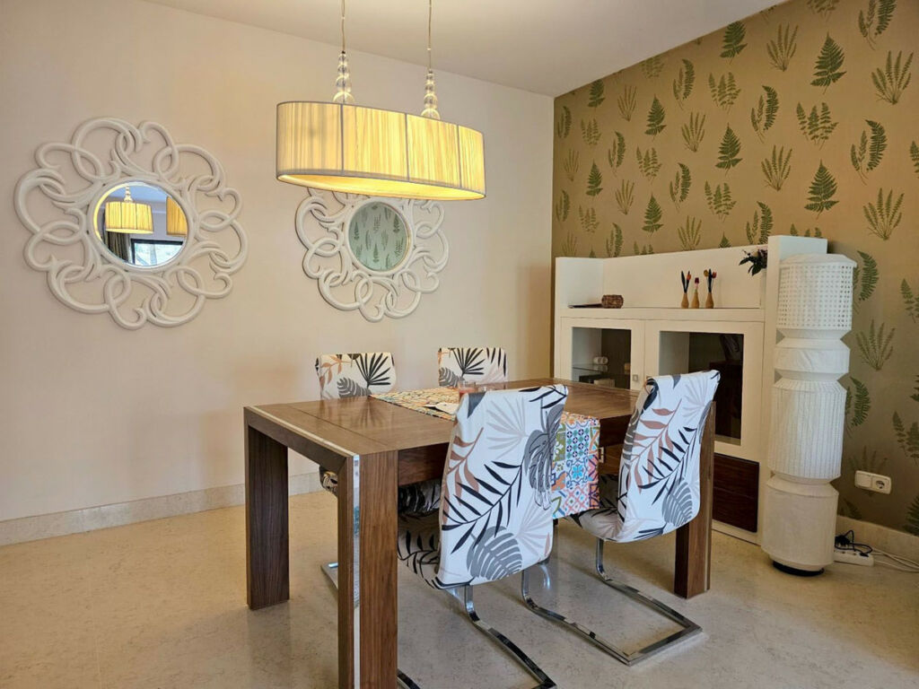 Ground Floor Apartment Benahavís Málaga - image 3