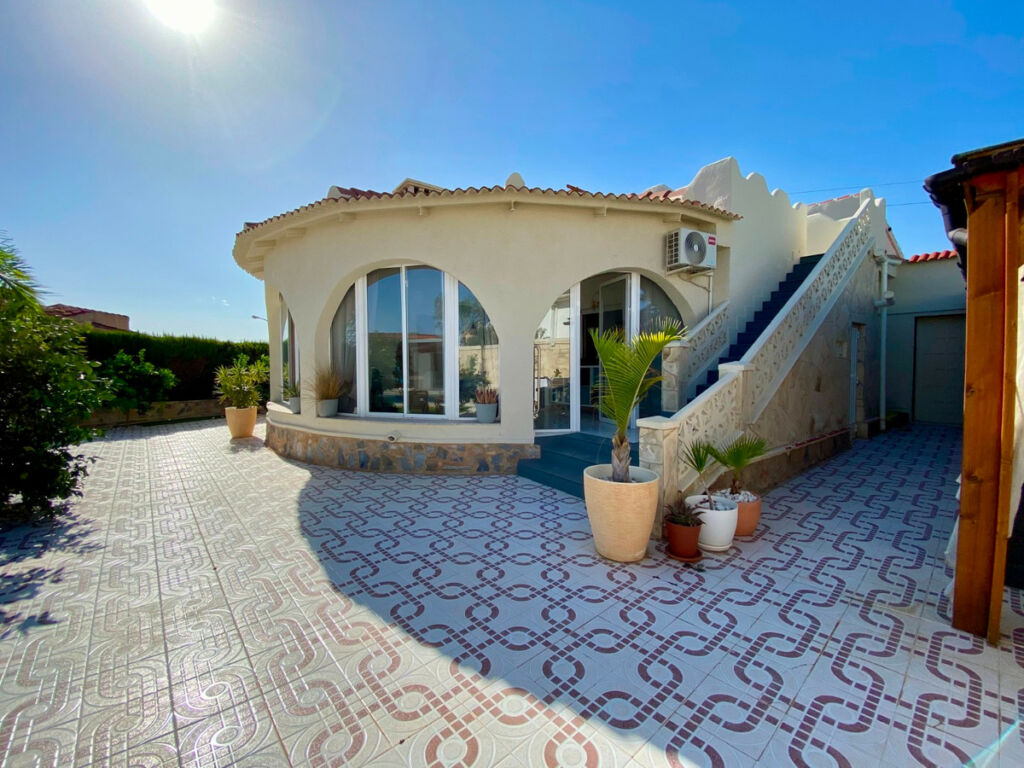 Detached Villa Ciudad Quesada Alicante - image 3
