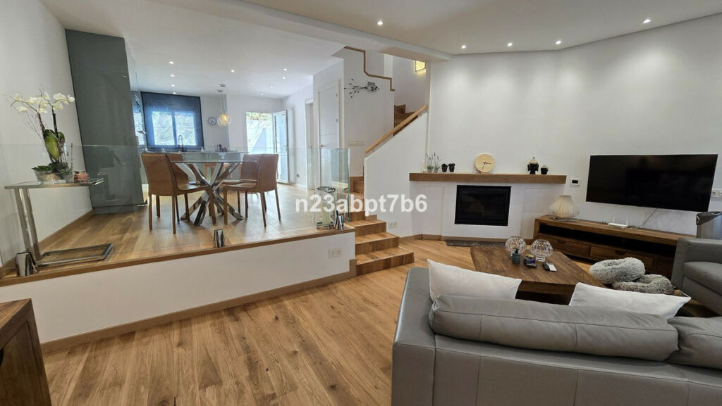 Townhouse Istán Málaga - image 3