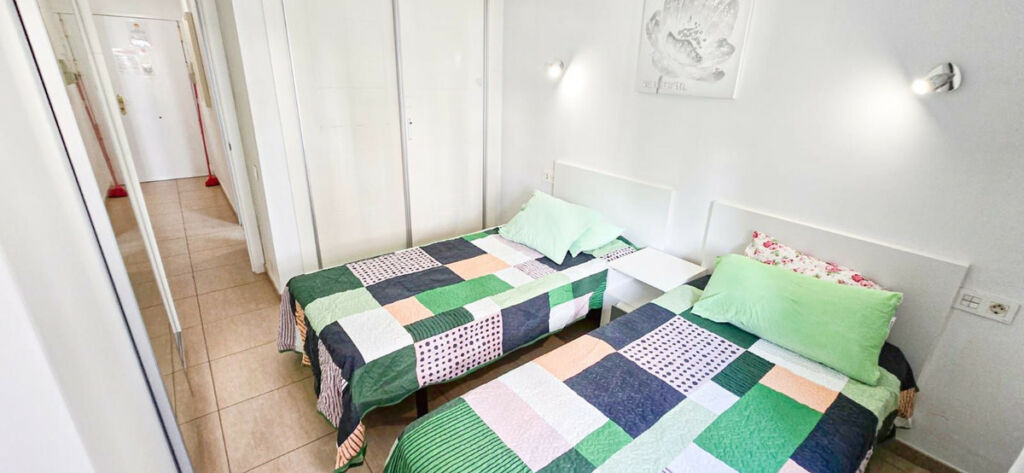 Middle Floor Apartment Benalmadena Málaga - image 3