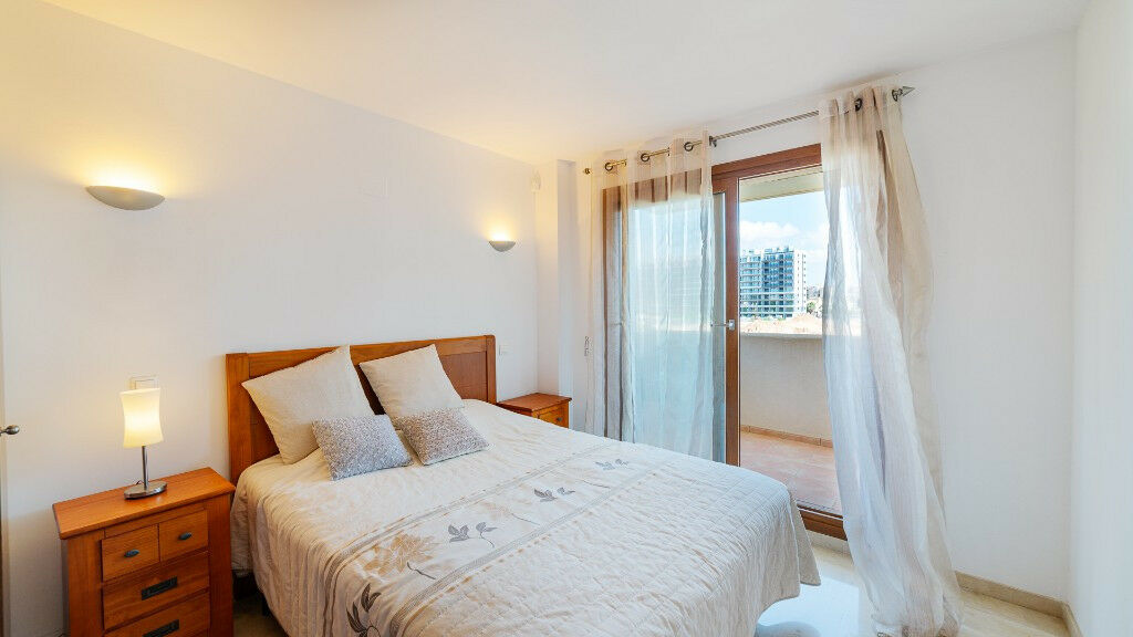 Middle Floor Apartment Punta Prima Alicante - image 3