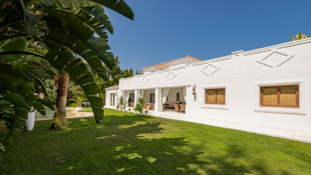 Detached Villa Atalaya Málaga - image 3