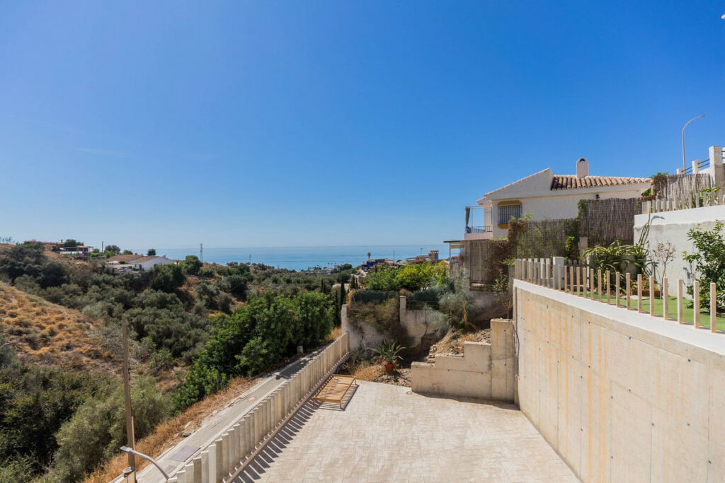 Detached Villa Chilches Málaga - image 3