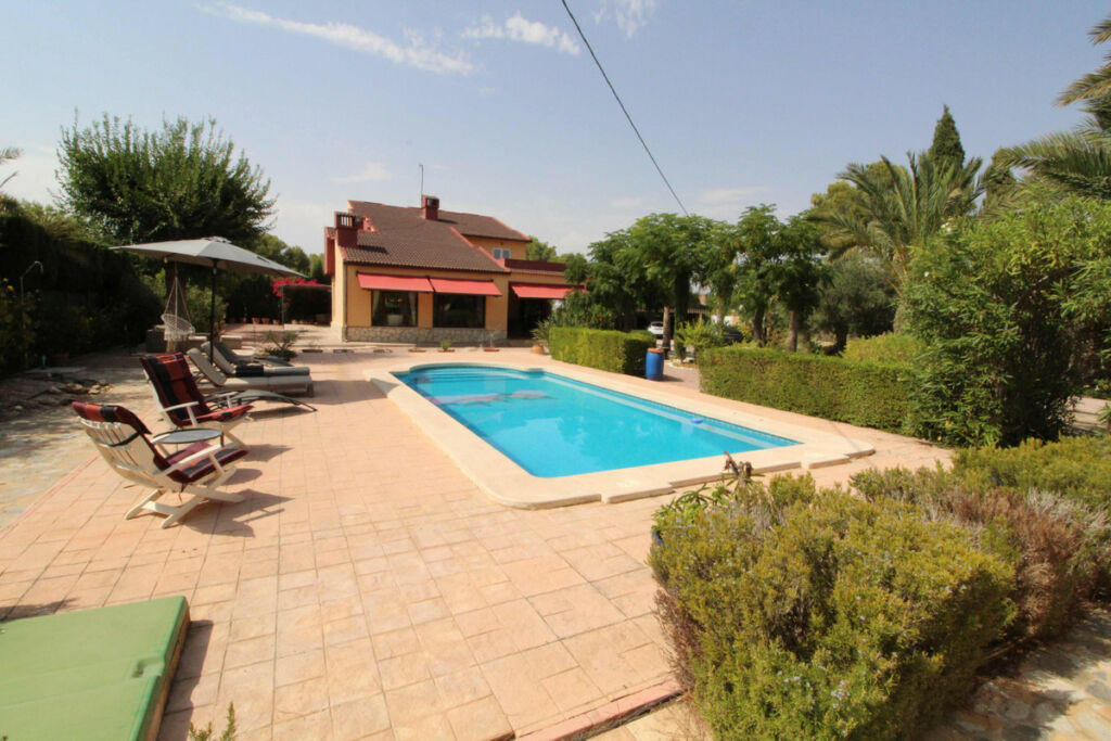 Detached Villa Valverde Alicante - image 3
