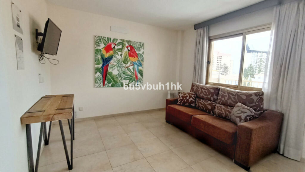 Middle Floor Apartment Fuengirola Málaga - image 4