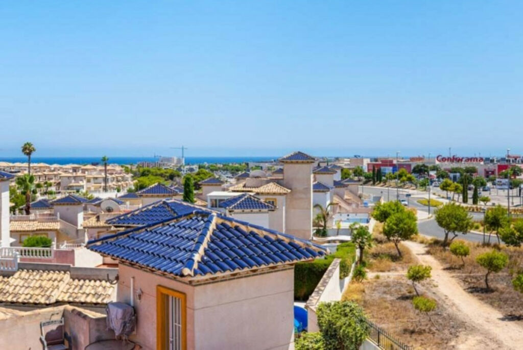 Detached Villa Playa Flamenca Alicante - image 3
