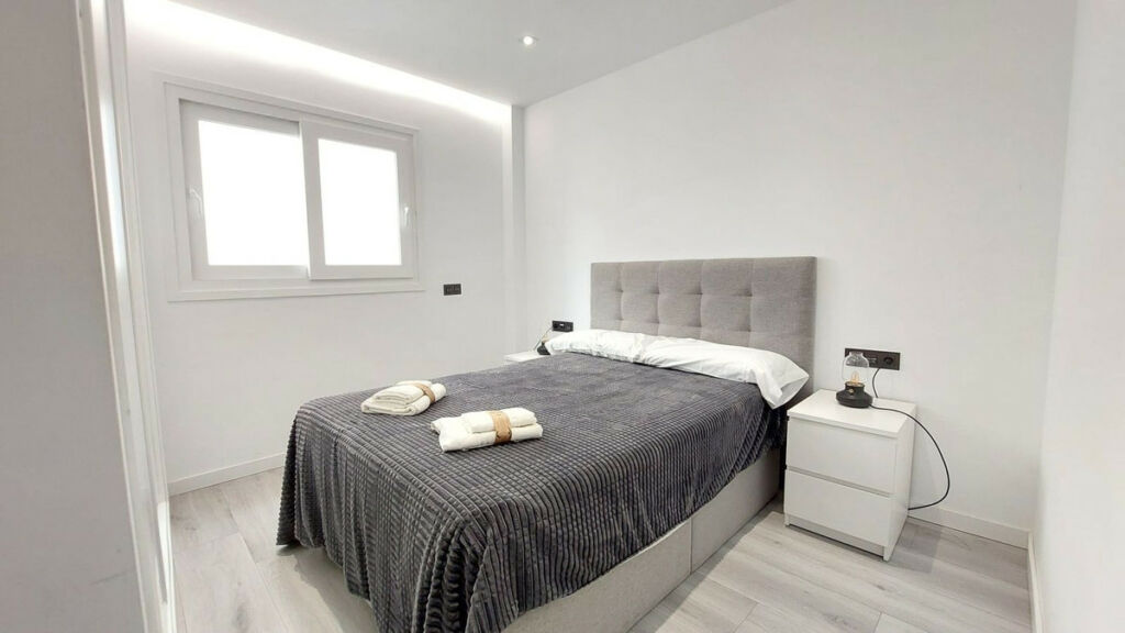Middle Floor Apartment Fuengirola Málaga - image 3