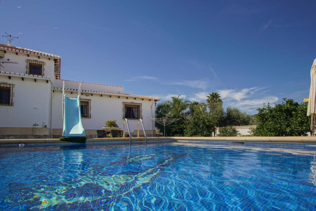 Detached Villa Denia Alicante - image 3
