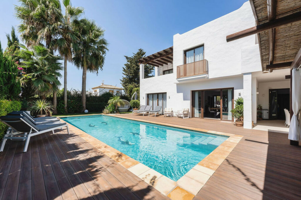 Detached Villa San Pedro de Alcántara Málaga - image 3