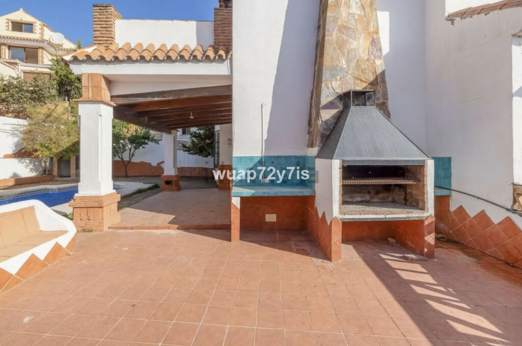 Detached Villa Benalmadena Málaga - image 3