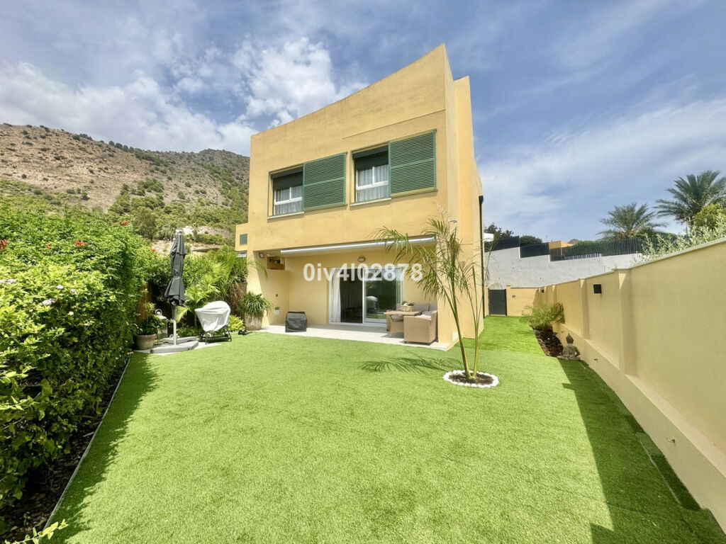 Townhouse Benalmadena Málaga - image 3