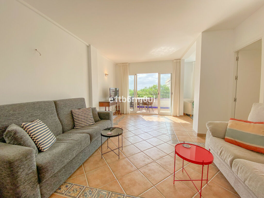 Middle Floor Apartment Marbella Málaga - image 3