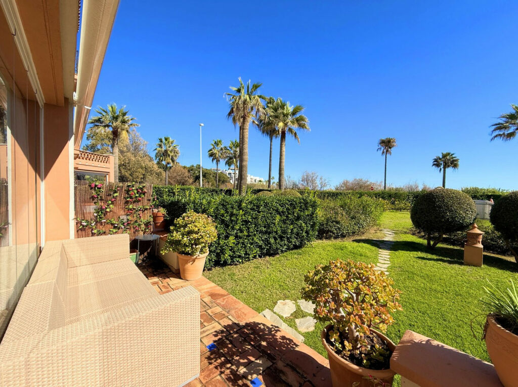 Ground Floor Apartment Casares Playa Málaga - image 3