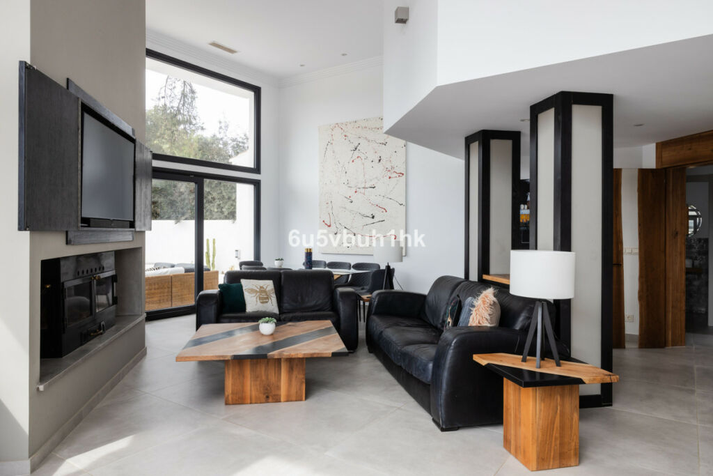Townhouse El Rosario Málaga - image 3