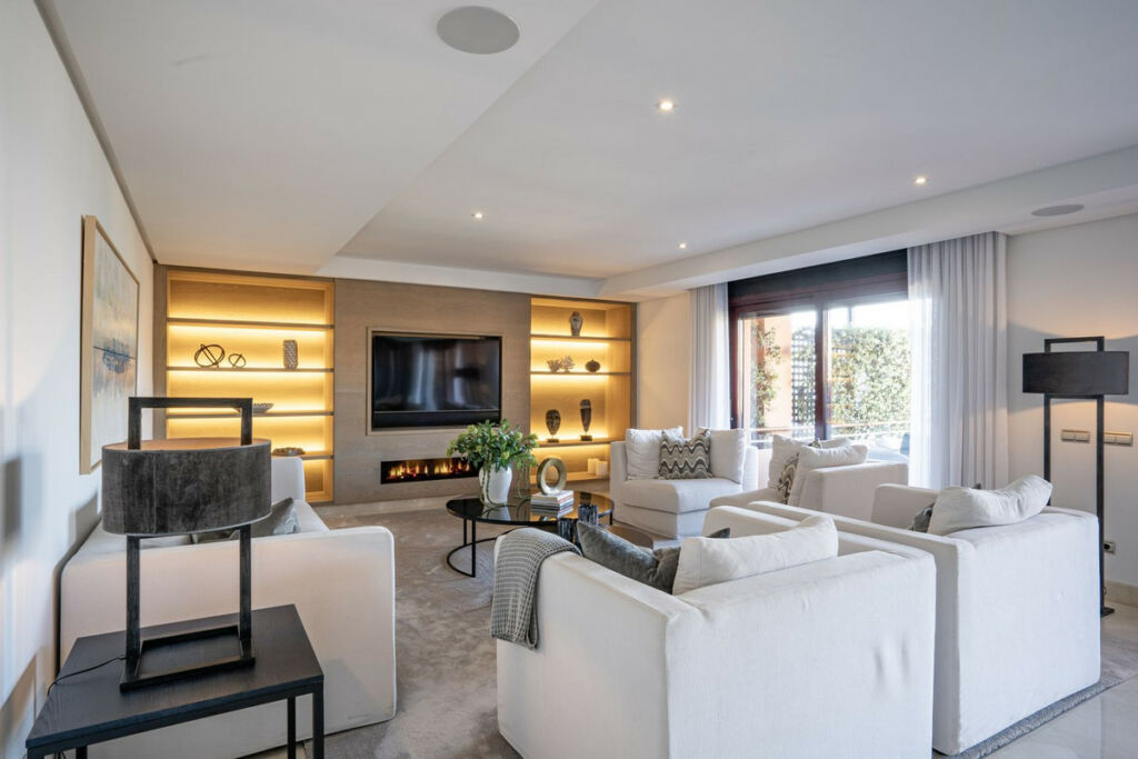 Penthouse Duplex Puerto Banús Málaga - image 3